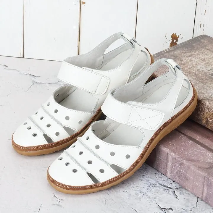 Owlkay - Stride Harmony Hollow Hook Flat Sandals