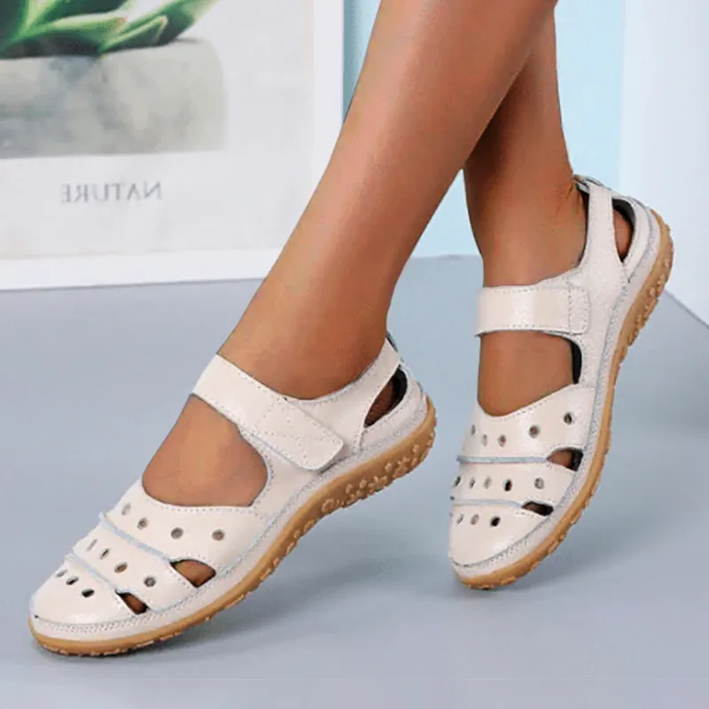 Owlkay - Stride Harmony Hollow Hook Flat Sandals