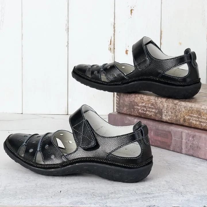 Owlkay - Stride Harmony Hollow Hook Flat Sandals